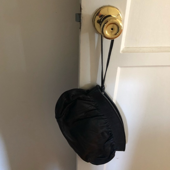 Black leather wristlet by Banana Republic - Picture 5 of 5